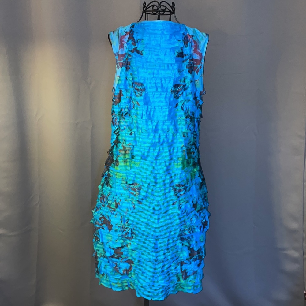 NWOT.  Cubism - woman’s sleeveless dress.  size small - Picture 2 of 6